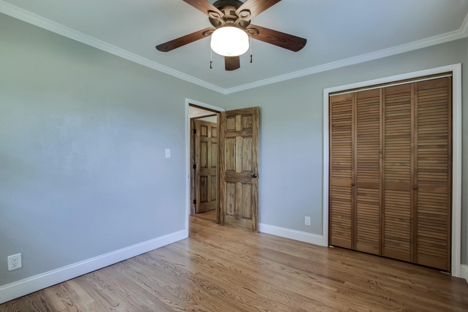 4013 Deerfield Road Knoxville, TN 37921 - Photo 21 of 30 23_DeerfieldRoad_4013_Bedroom2_02