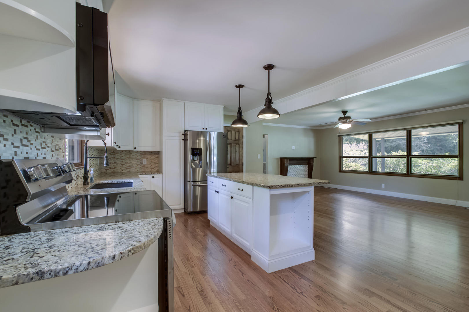 4013 Deerfield Road Knoxville, TN 37921 - Photo 8 of 30 10_DeerfieldRoad_4013_Kitchen01