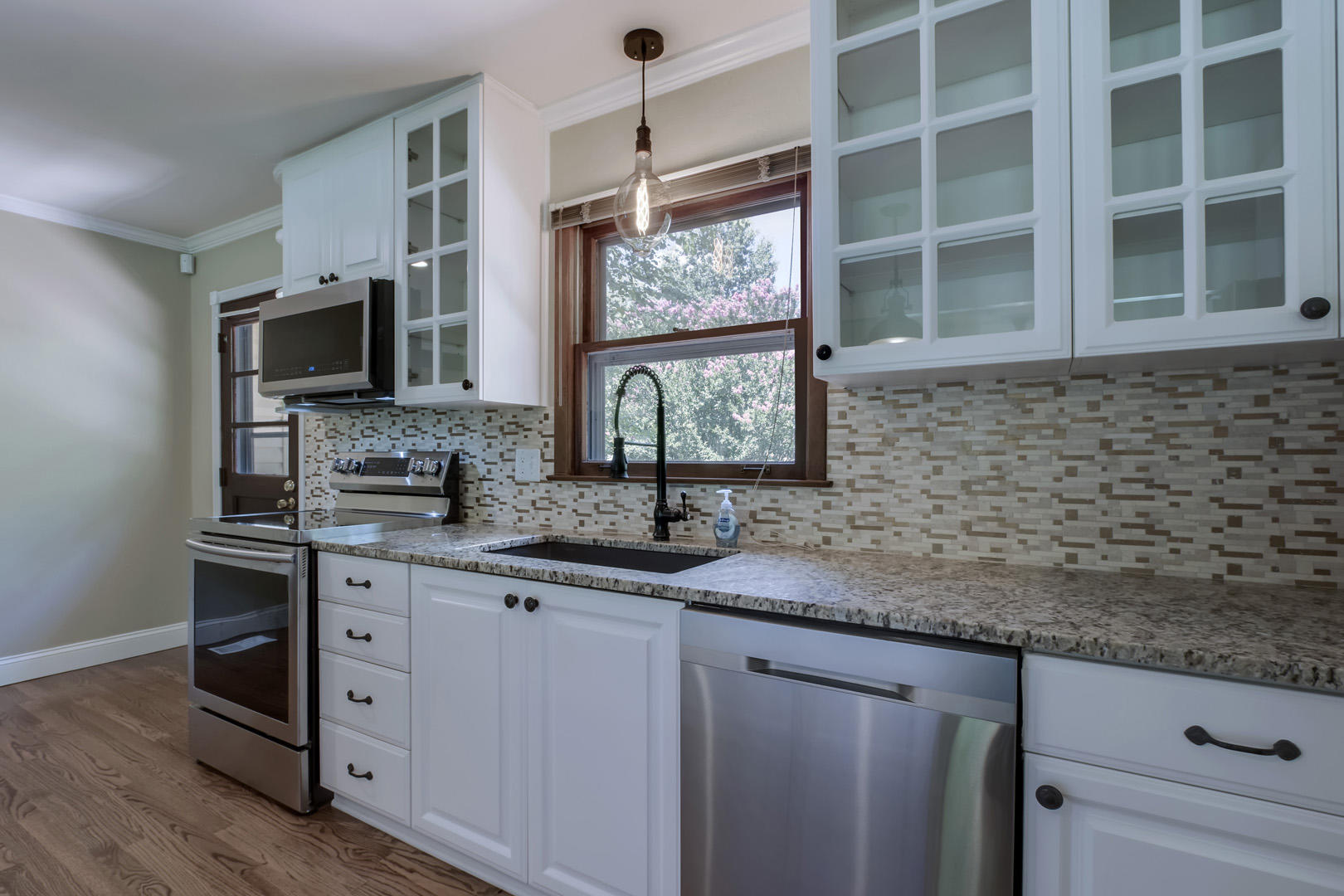 4013 Deerfield Road Knoxville, TN 37921 - Photo 10 of 30 12_DeerfieldRoad_4013_Kitchen03