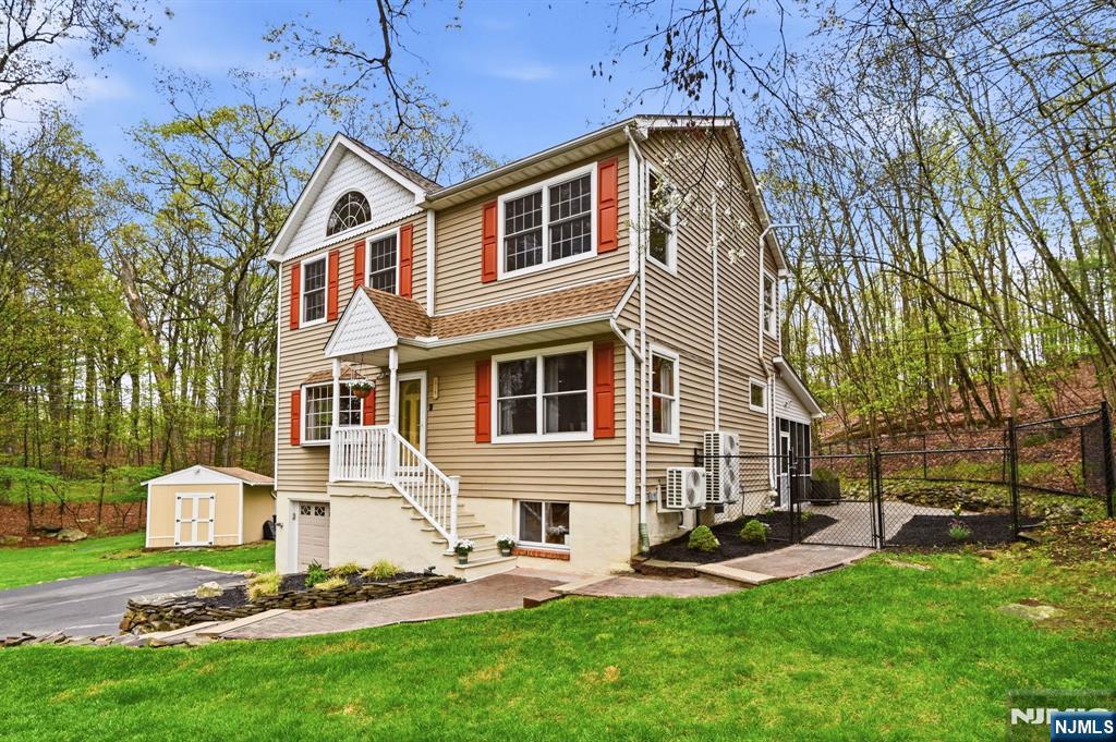 219 Snake Den Road Wanaque, NJ 07465 - Photo 2 of 50