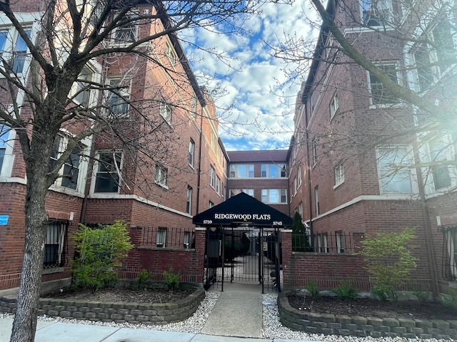 5745 North Ridge Avenue, Unit 1W Chicago, IL 60660 - Photo 2 of 19 Gallery Image 2