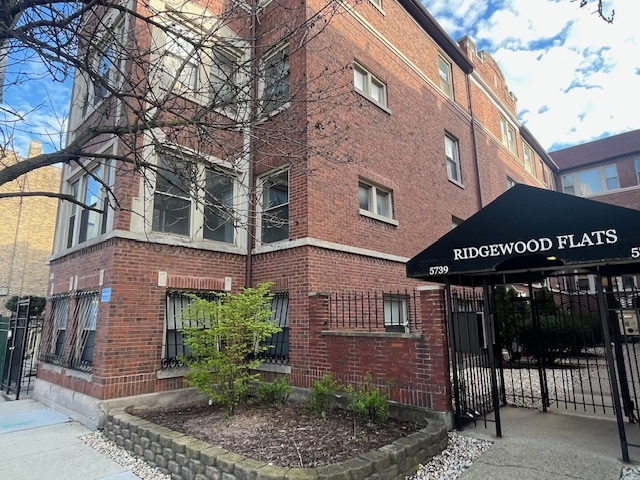 5745 North Ridge Avenue, Unit 1W Chicago, IL 60660 - Photo 3 of 19 Gallery Image 3