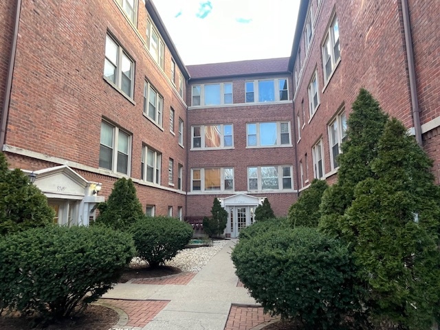 5745 North Ridge Avenue, Unit 1W Chicago, IL 60660 - Photo 4 of 19 Gallery Image 4
