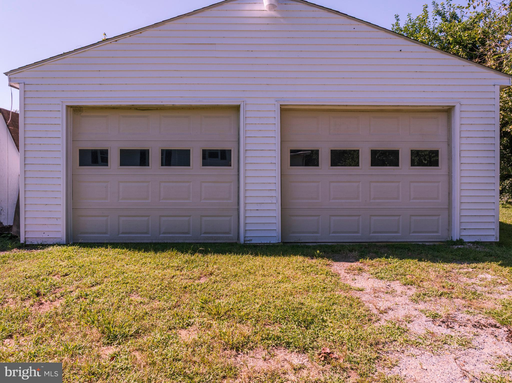 Detached Garage