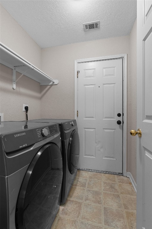 154 Meadowlark Circle Georgetown, TX 78626 - Photo 15 of 29 a utility room with dryer and washer