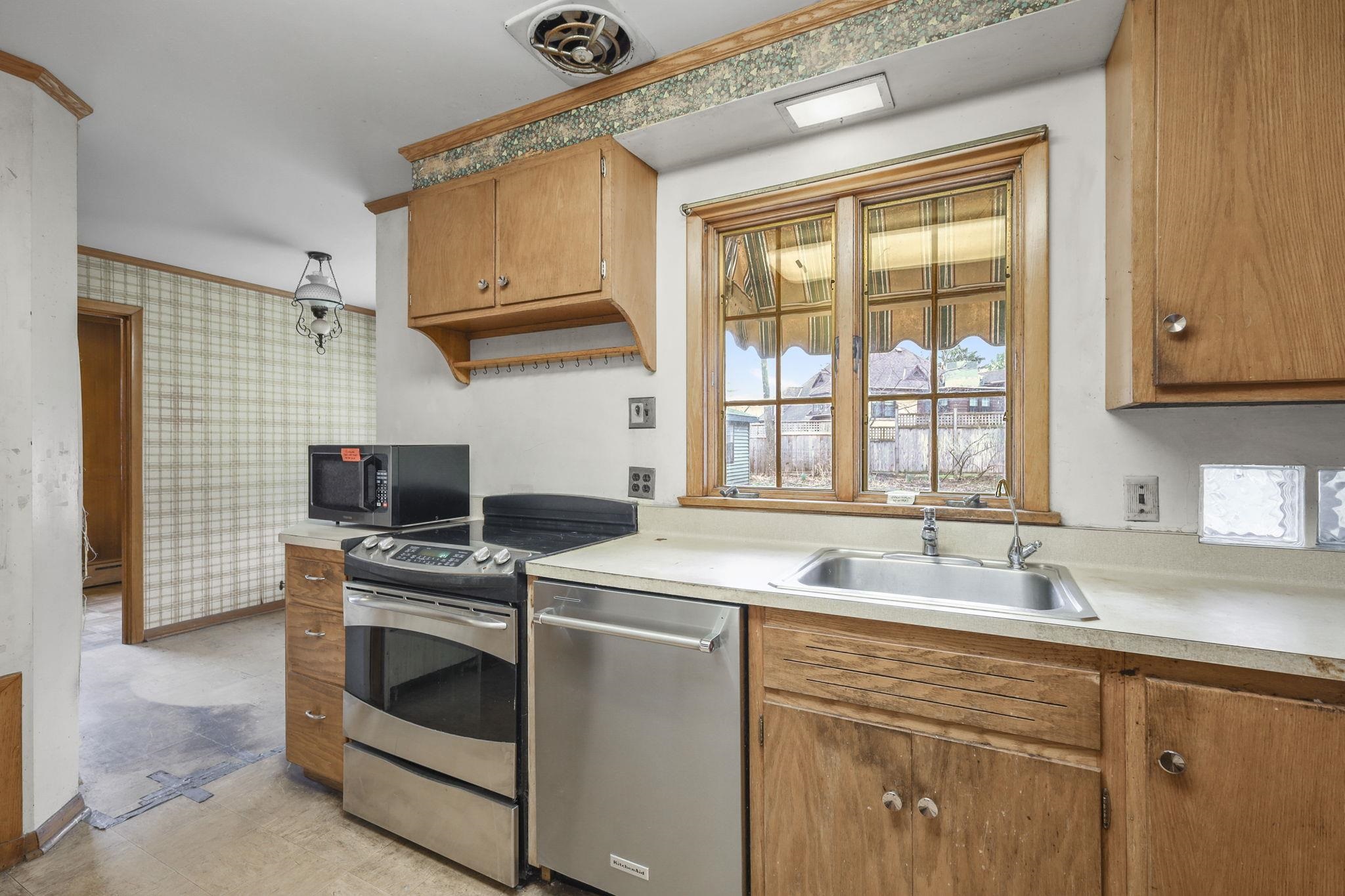 3625 Spring Street Madison, WI 53711 - Photo 14 of 62