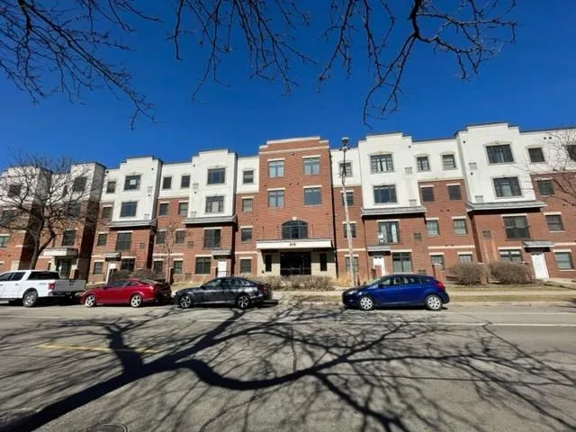$339,000 | 619 Southeast 8th Street, Unit 115, Minneapolis, MN 55414