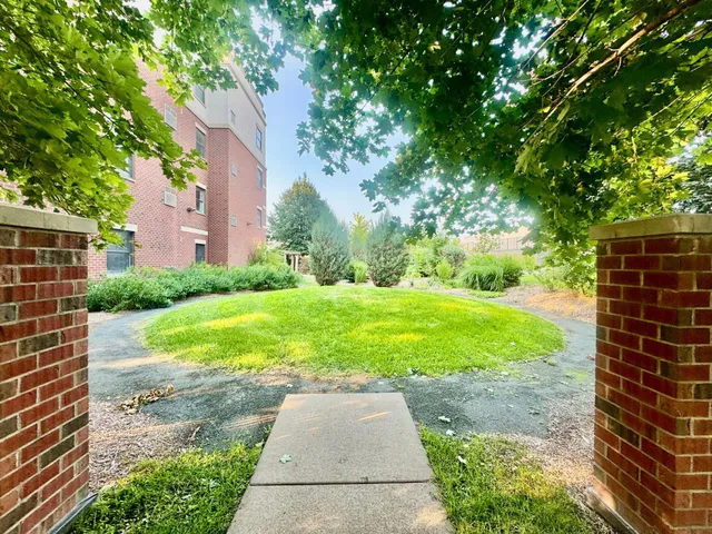 $339,000 | 619 Southeast 8th Street, Unit 115, Minneapolis, MN 55414