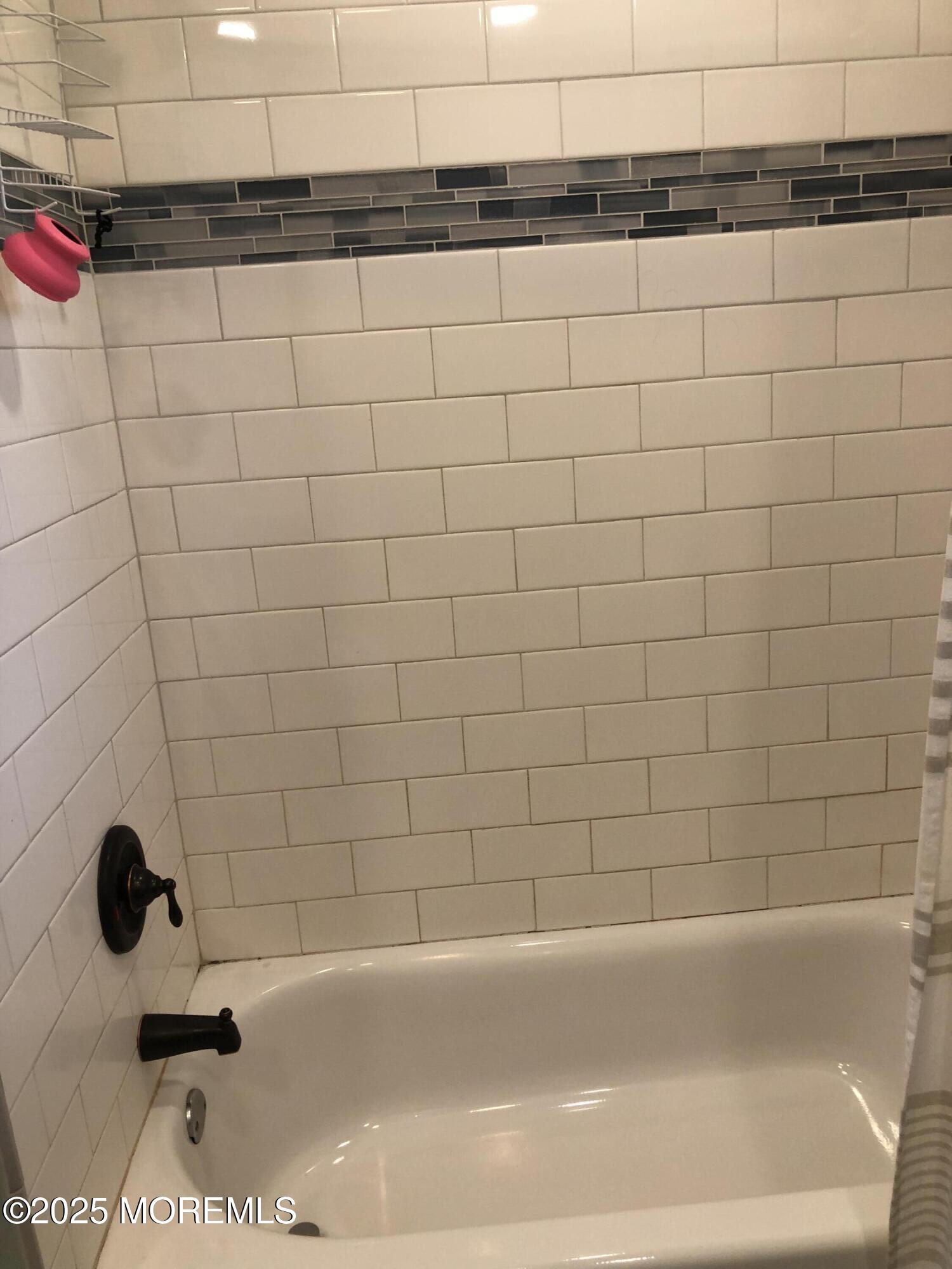 683 Princess Court Toms River, NJ 08753 - Photo 17 of 22 a bathroom with a bathtub