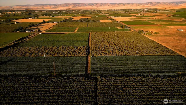 $1,450,000 | 129650 Edwards Road, Milton Freewater, OR 97862