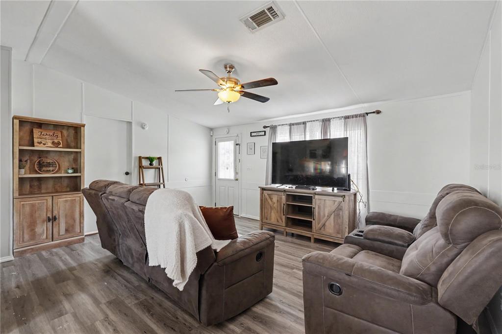 39402 Richland Road Zephyrhills, FL 33540 - Photo 7 of 38