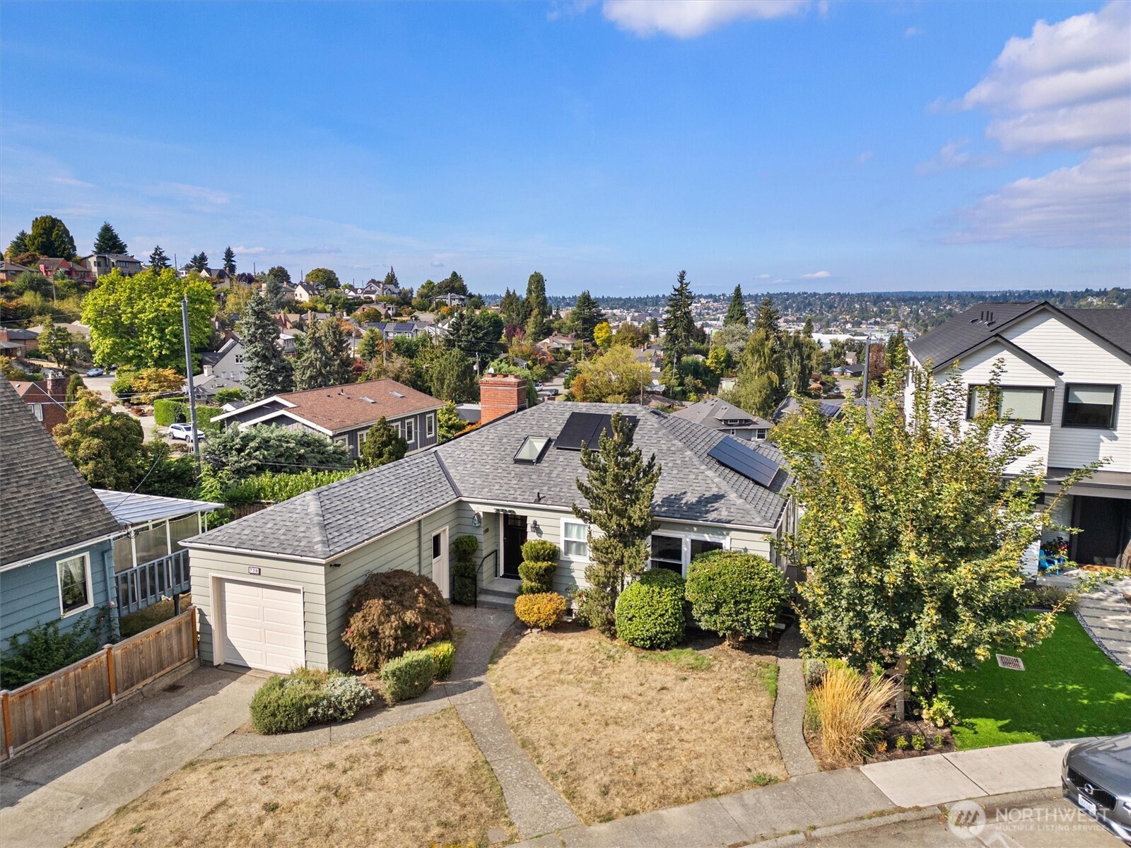 730 West Etruria Street Seattle, WA 98119 - Photo 1 of 32