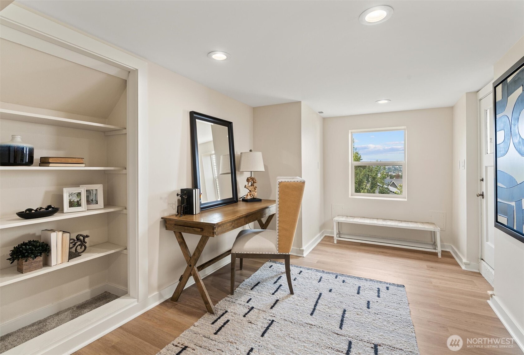 730 West Etruria Street Seattle, WA 98119 - Photo 18 of 32