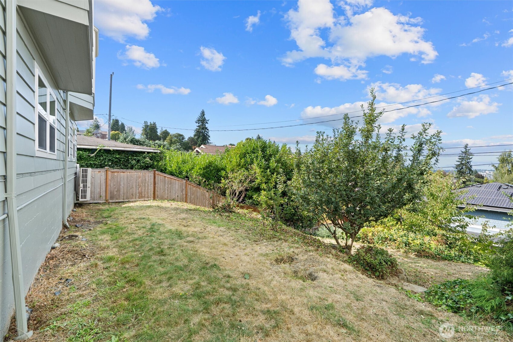 730 West Etruria Street Seattle, WA 98119 - Photo 25 of 32