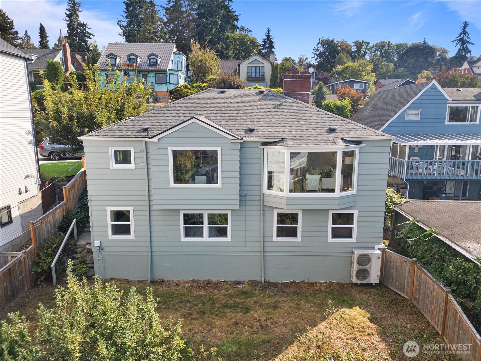 730 West Etruria Street Seattle, WA 98119 - Photo 28 of 32