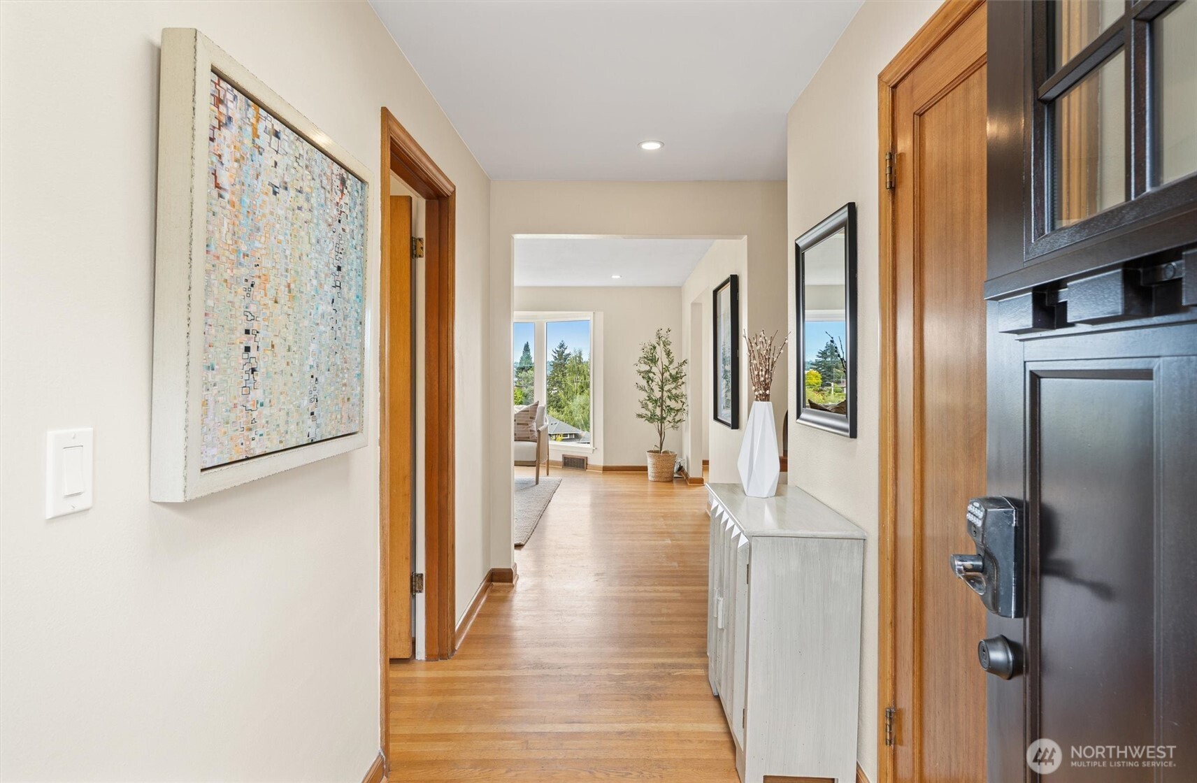 730 West Etruria Street Seattle, WA 98119 - Photo 3 of 32