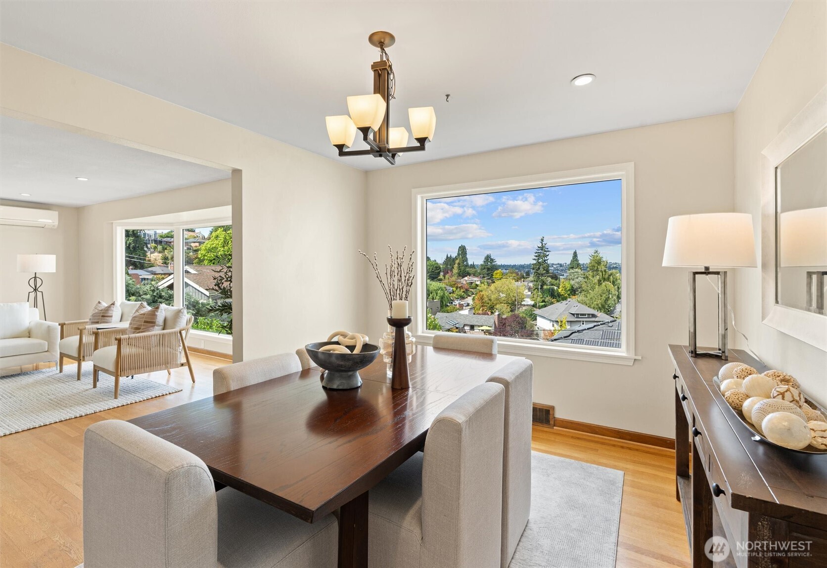 730 West Etruria Street Seattle, WA 98119 - Photo 8 of 32