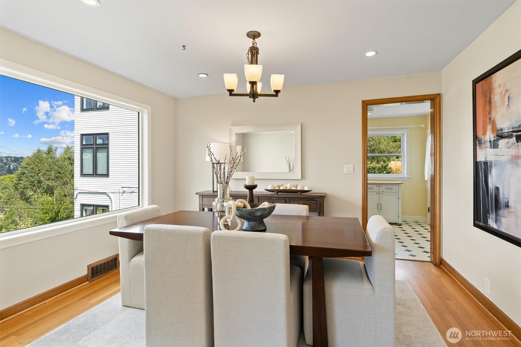730 West Etruria Street Seattle, WA 98119 - Photo 9 of 32
