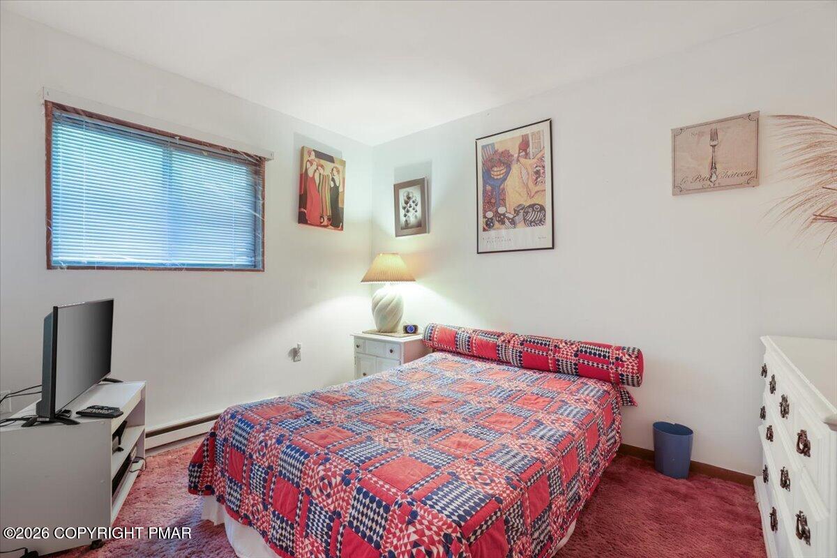 158 Saunders Drive Bushkill, PA 18324 - Photo 36 of 75 34- Fifth bedroom