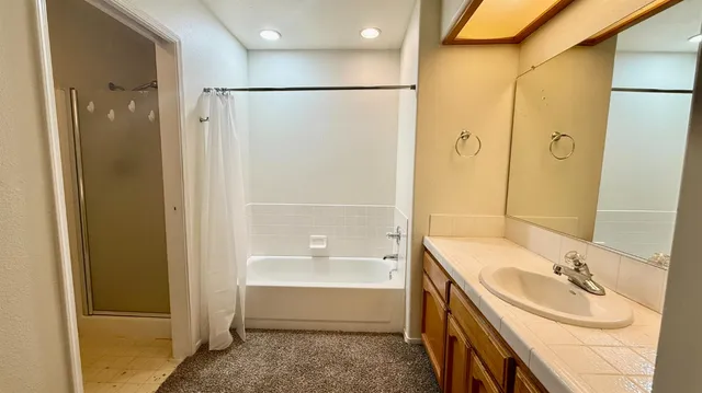 $2,000 | 945 Don Medico Drive, Hanford, CA 93230