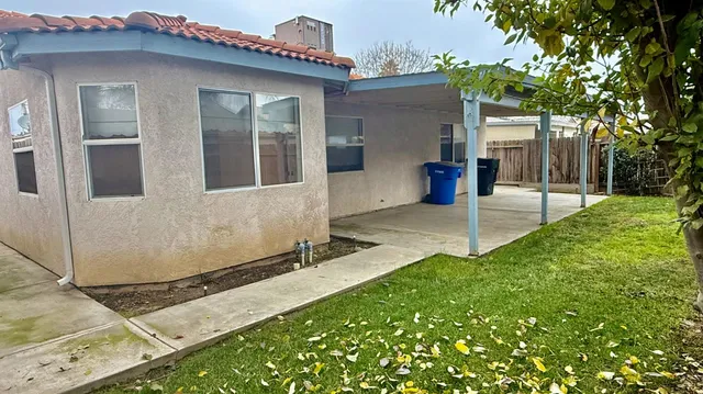 $2,000 | 945 Don Medico Drive, Hanford, CA 93230