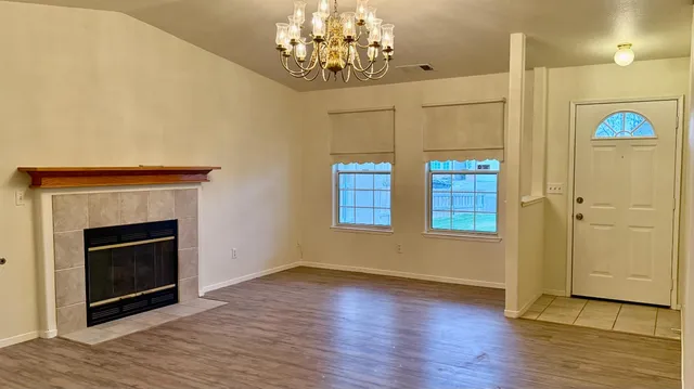 $2,000 | 945 Don Medico Drive, Hanford, CA 93230