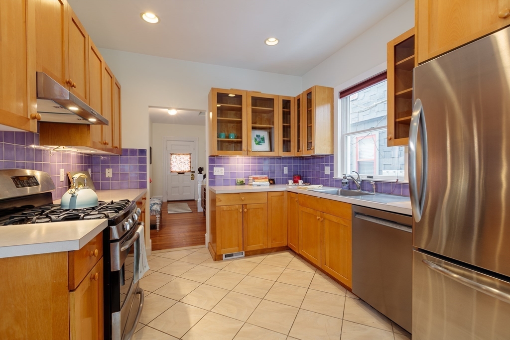 57 Meacham Road Somerville, MA 02144 - Photo 9 of 32 Gallery Image 9