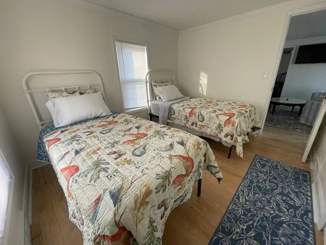 $2,350 | 521 Peyton Street, Unit 100, Geneva, IL 60134