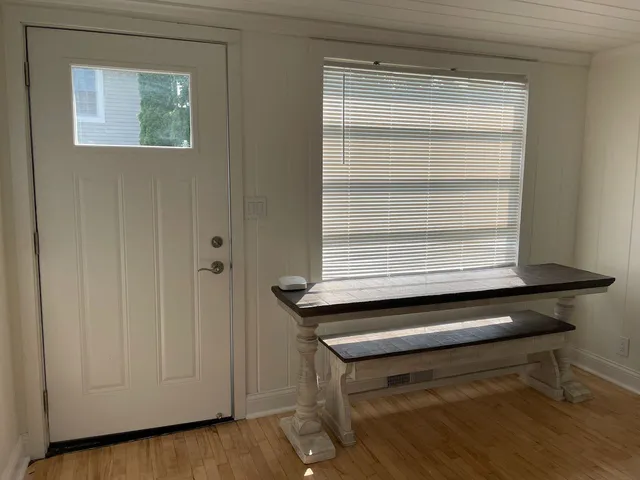 $2,350 | 521 Peyton Street, Unit 100, Geneva, IL 60134