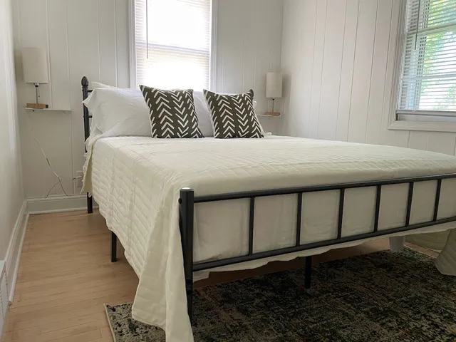 $2,350 | 521 Peyton Street, Unit 100, Geneva, IL 60134