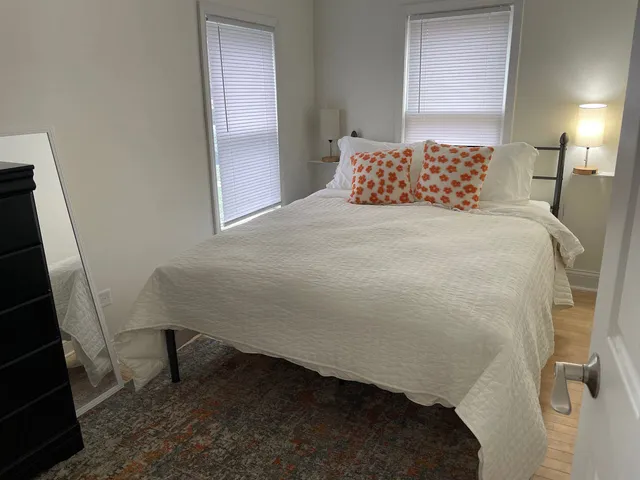 $2,350 | 521 Peyton Street, Unit 100, Geneva, IL 60134