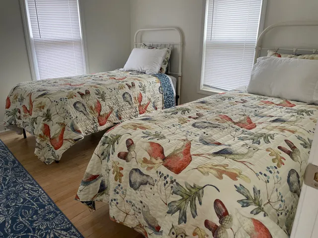 $2,350 | 521 Peyton Street, Unit 100, Geneva, IL 60134