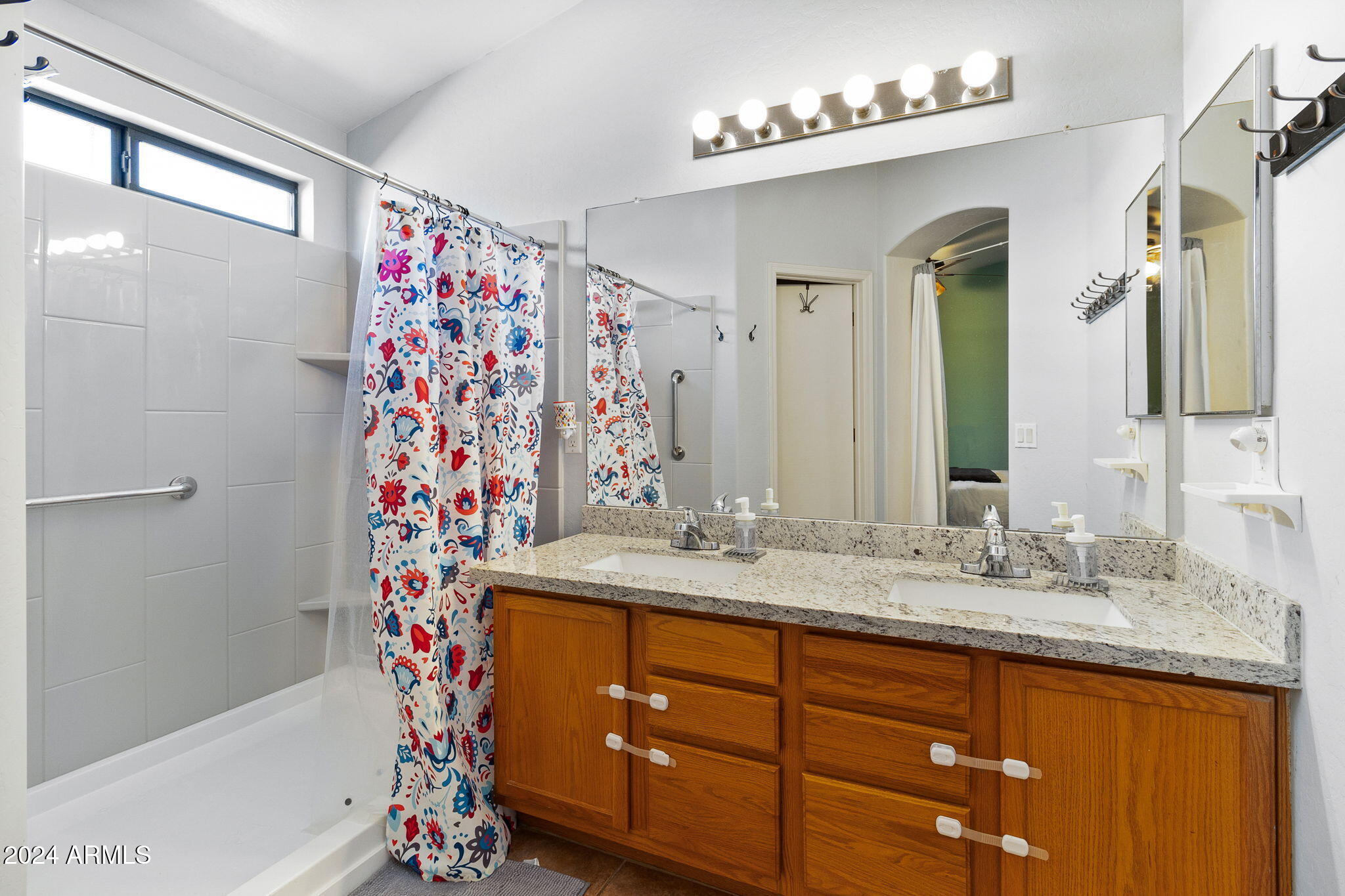 424 West Beverly Rd. Phoenix, AZ 85041 - Photo 17 of 19 20-web-or-mls-8C9A1940-2