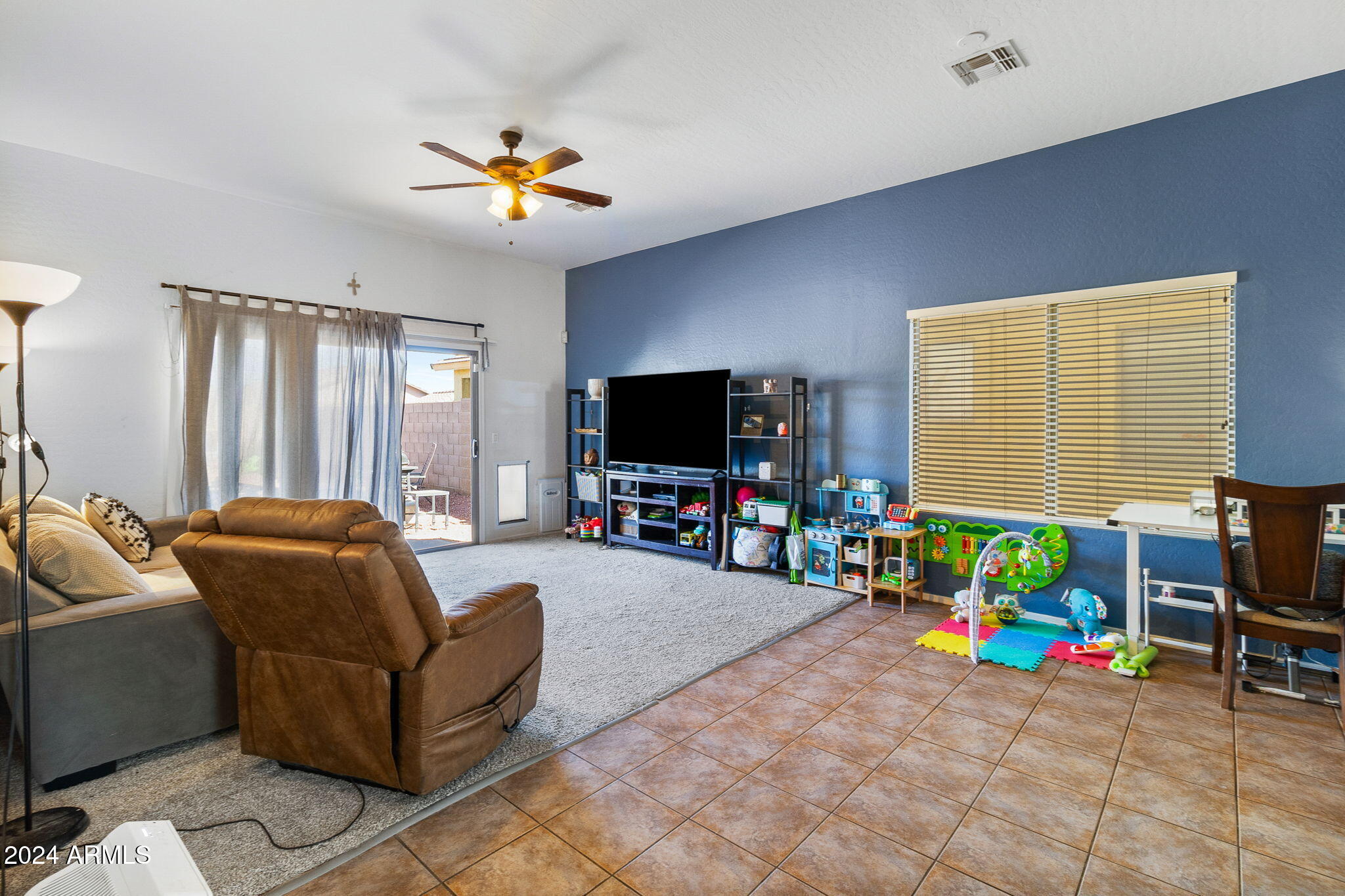 424 West Beverly Rd. Phoenix, AZ 85041 - Photo 6 of 19 13-web-or-mls-8C9A1884-2