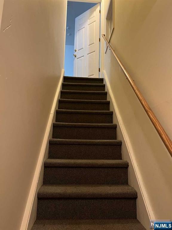 154 Maple Avenue, Unit 2 Wallington, NJ 07057 - Photo 2 of 9