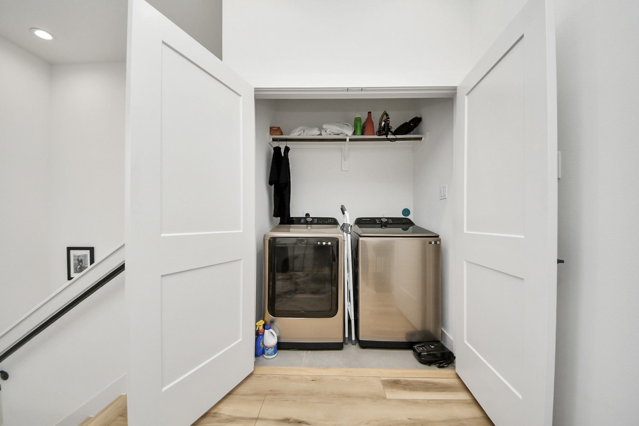 1044 West 17th Street Houston, TX 77008 - Photo 29 of 48 a utility room with washer and dryer