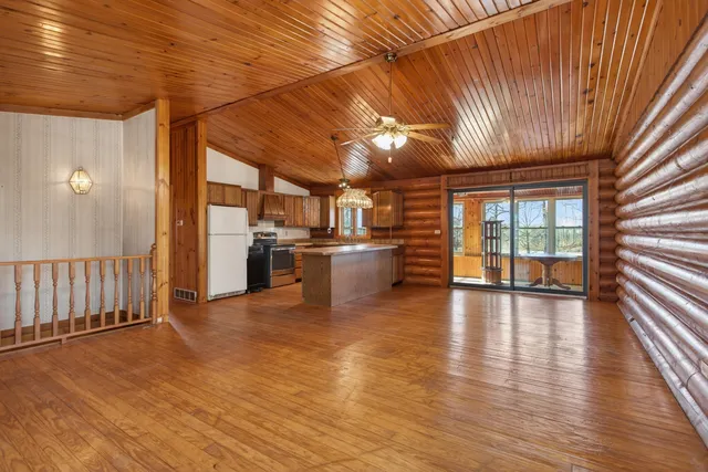 $319,900 | 12112 Hardcastle Road, Brooklyn, MI 49230