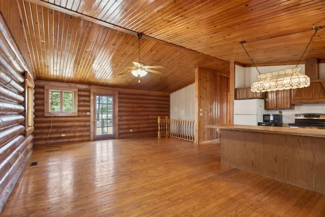 $319,900 | 12112 Hardcastle Road, Brooklyn, MI 49230