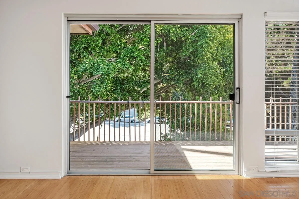 2600 Torrey Pines Road, Unit A31 La Jolla, CA 92037 - Photo 5 of 25 a view of wooden floor and a window