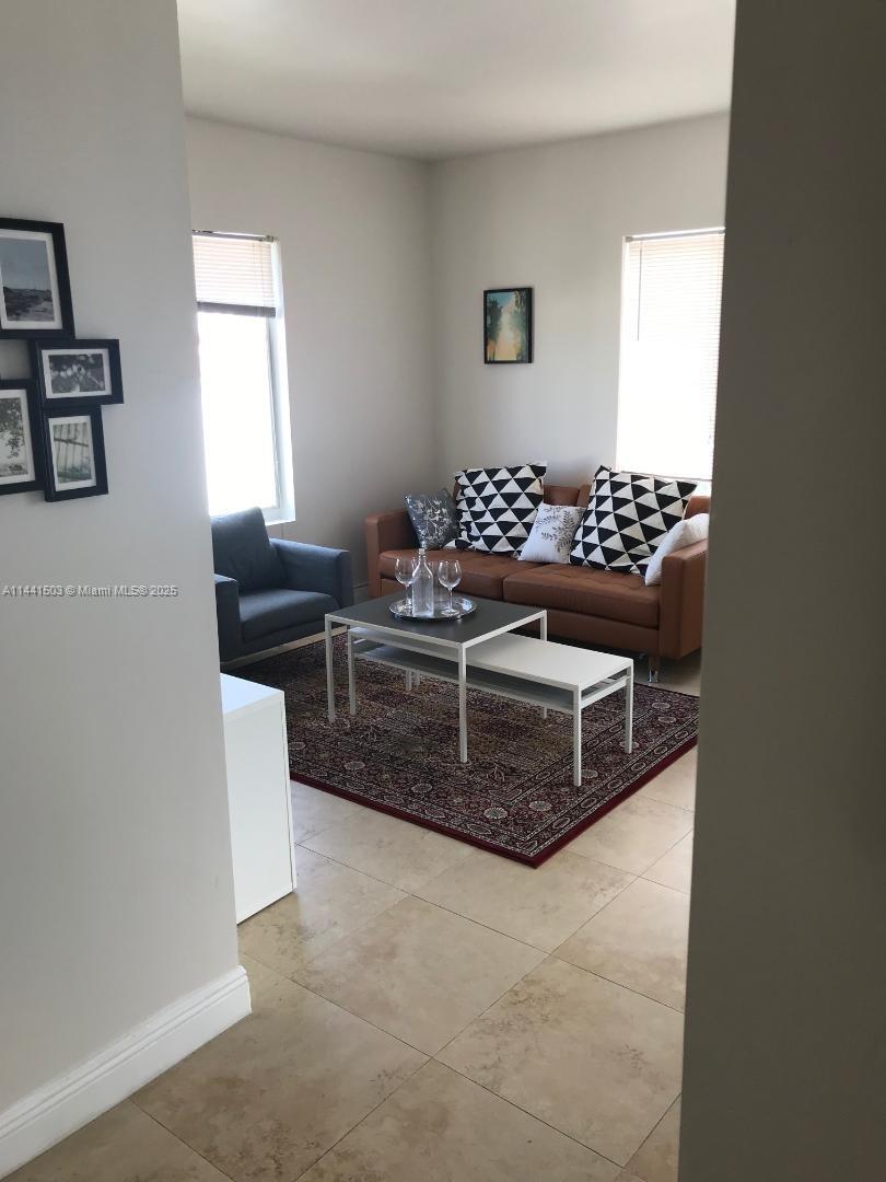 440 Southwest 5th Avenue Miami, FL 33130 - Photo 29 of 46 a living room with furniture