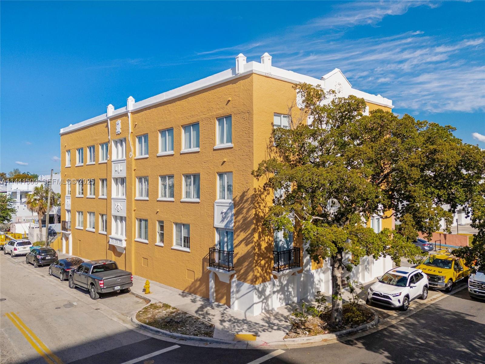440 Southwest 5th Avenue Miami, FL 33130 - Photo 35 of 46 a front view of a house with a yard