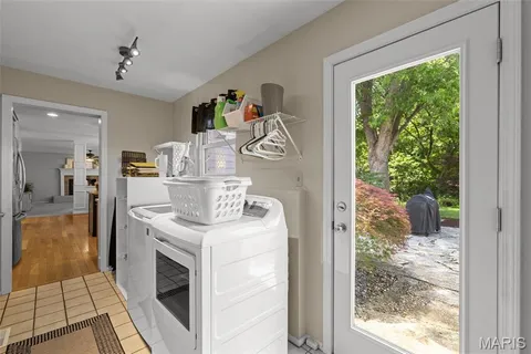 $495,000 | 996 San Sebastian Drive, Fenton, MO 63026