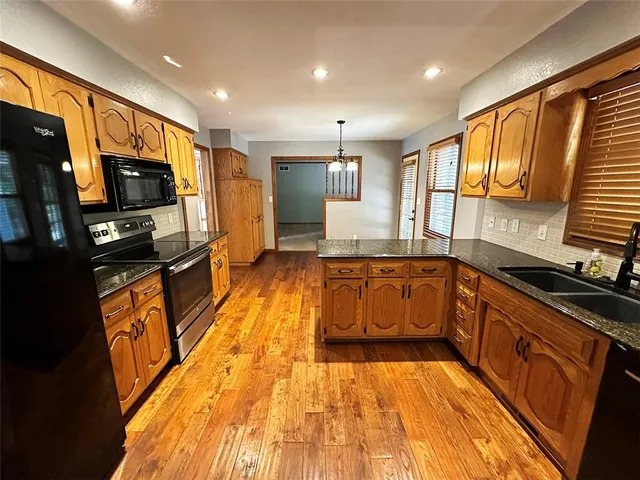 $489,900 | 26320 Hickory Hills Drive, Harrisonville, MO 64701