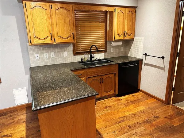 $475,000 | 26320 Hickory Hills Drive, Harrisonville, MO 64701