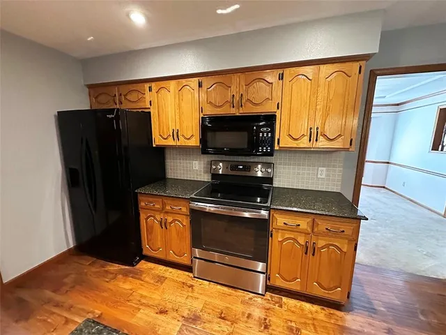 $489,900 | 26320 Hickory Hills Drive, Harrisonville, MO 64701