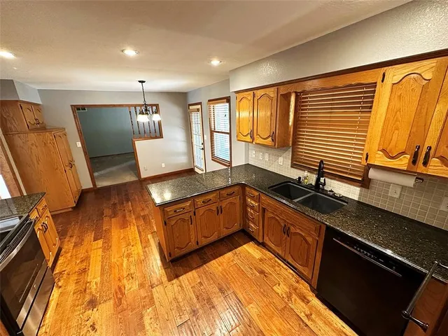 $489,900 | 26320 Hickory Hills Drive, Harrisonville, MO 64701