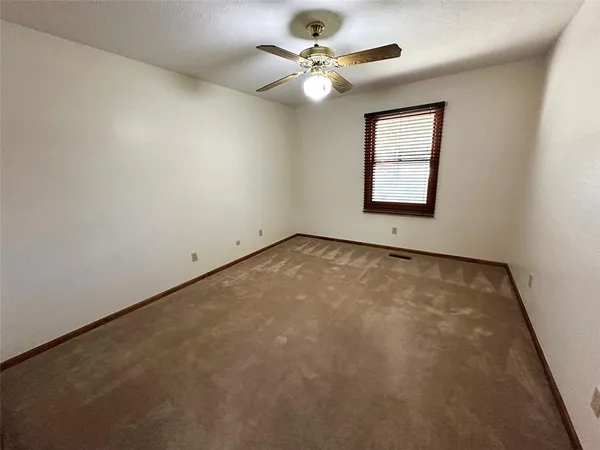 $475,000 | 26320 Hickory Hills Drive, Harrisonville, MO 64701