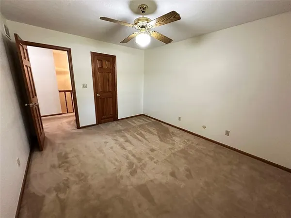 $475,000 | 26320 Hickory Hills Drive, Harrisonville, MO 64701