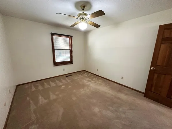 $475,000 | 26320 Hickory Hills Drive, Harrisonville, MO 64701