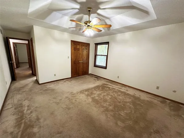 $475,000 | 26320 Hickory Hills Drive, Harrisonville, MO 64701